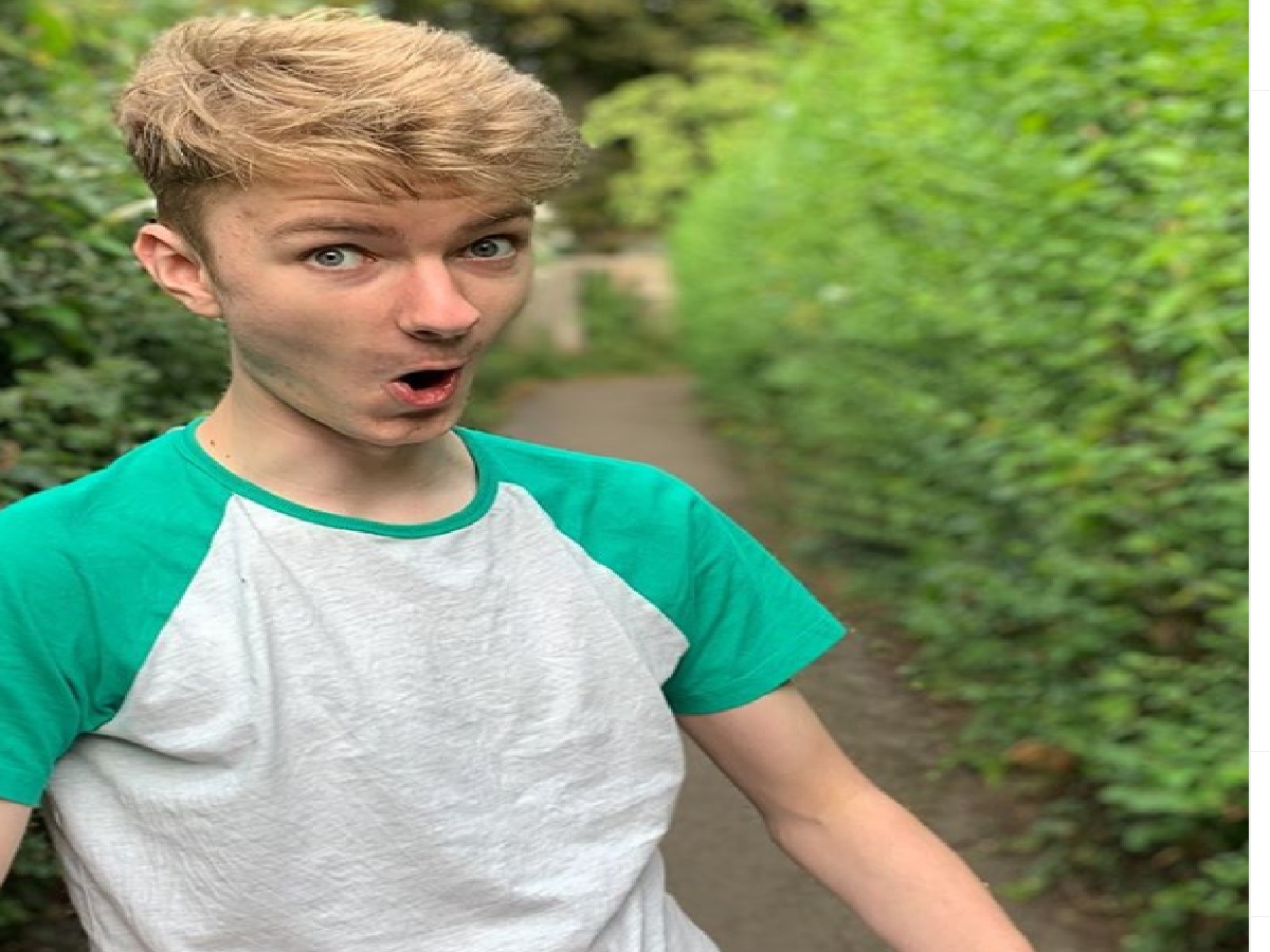 Twitch Tommyinnit Age, Birthday, Face, Real Name, Height, Net Worth