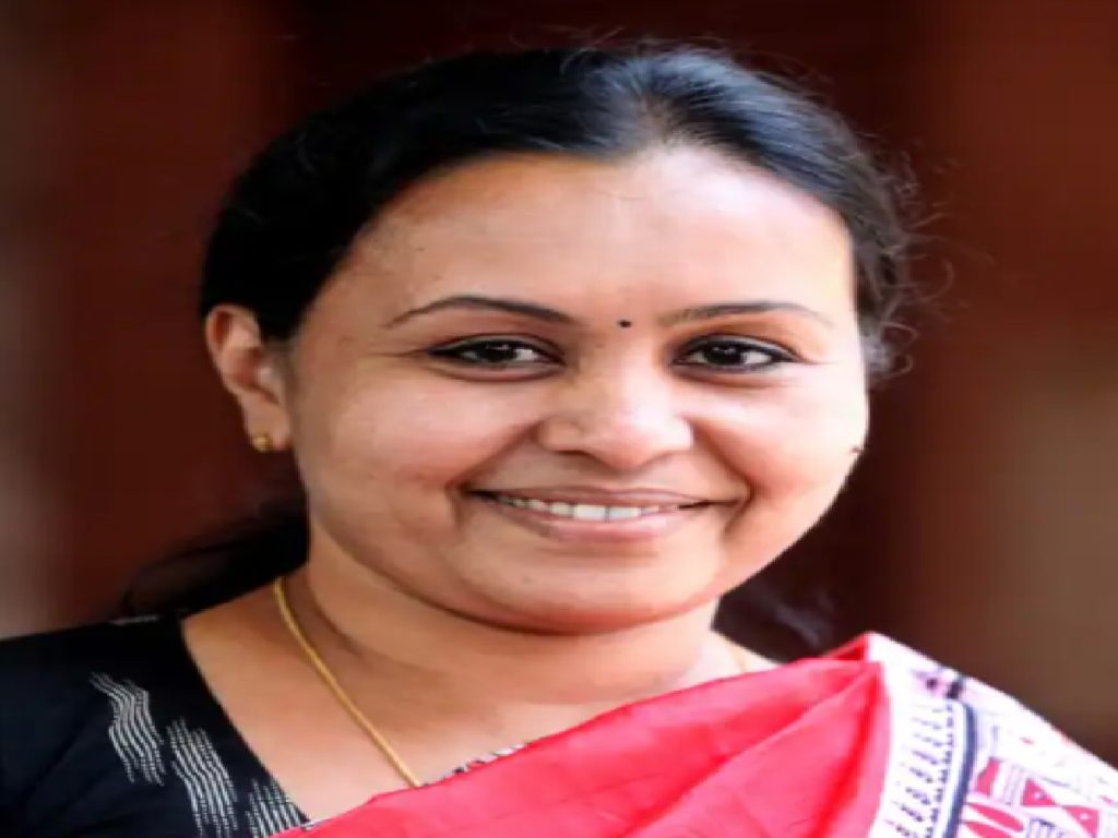 Veena Wiki, Bio, Age, Family, Husband, Net Worth