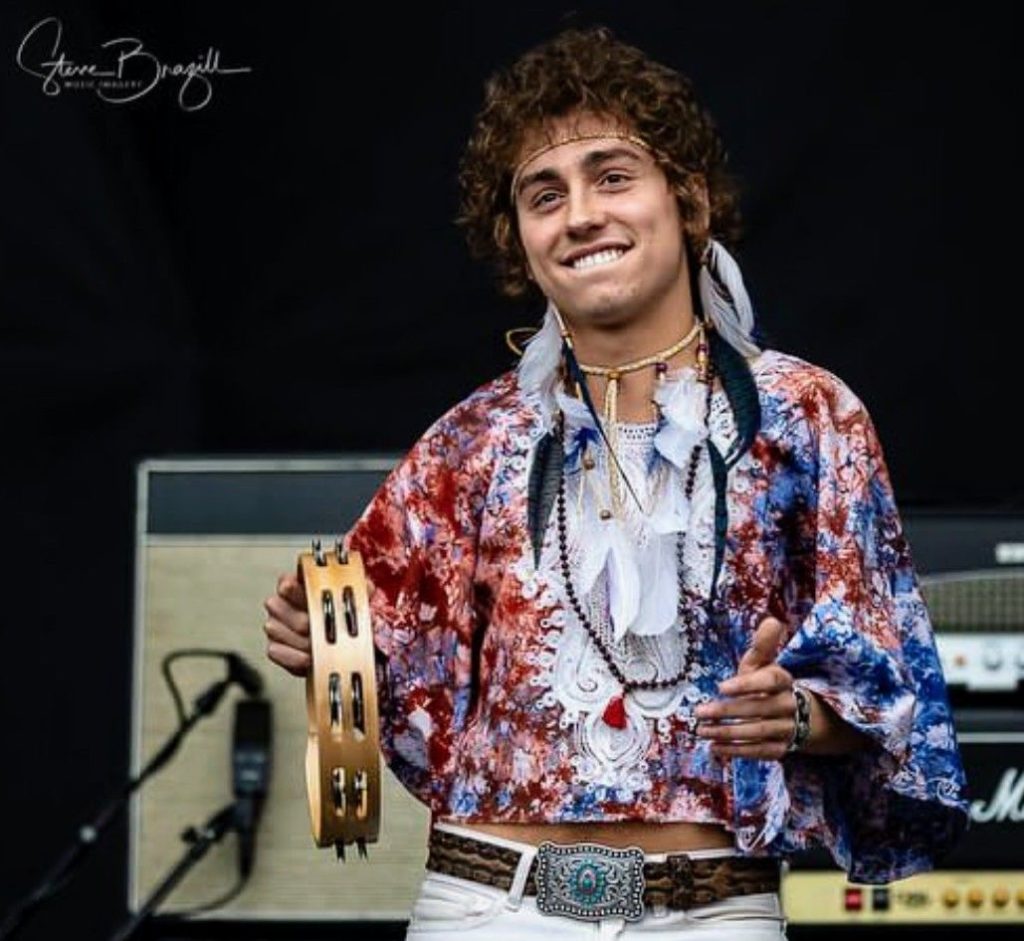 Josh Kiszka (Singer) Wiki, Age, Height, Net Worth, Birth Date, Parents